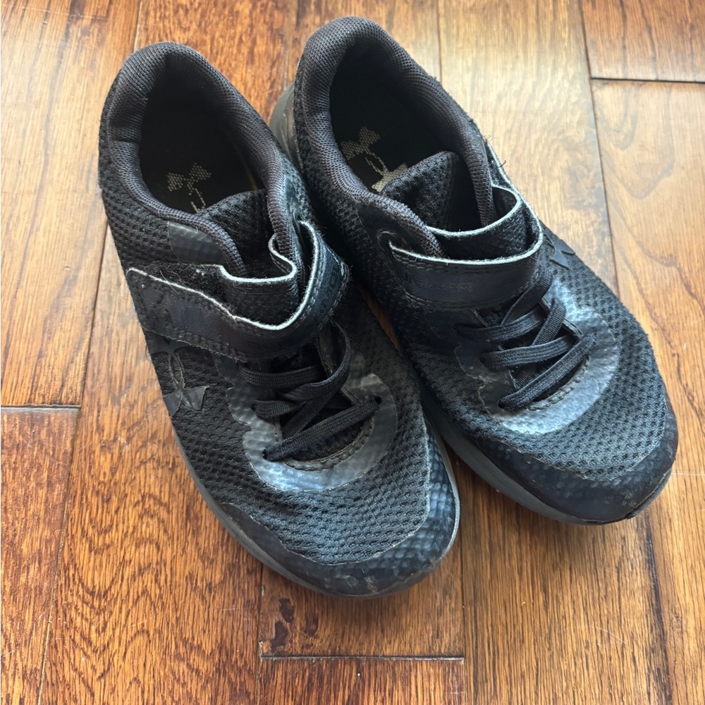 Boys Under Armour Shoes size 1